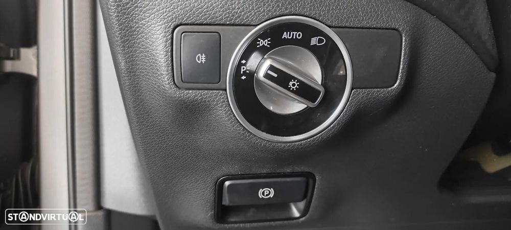 Mercedes-Benz A 180 d AMG Line - 45