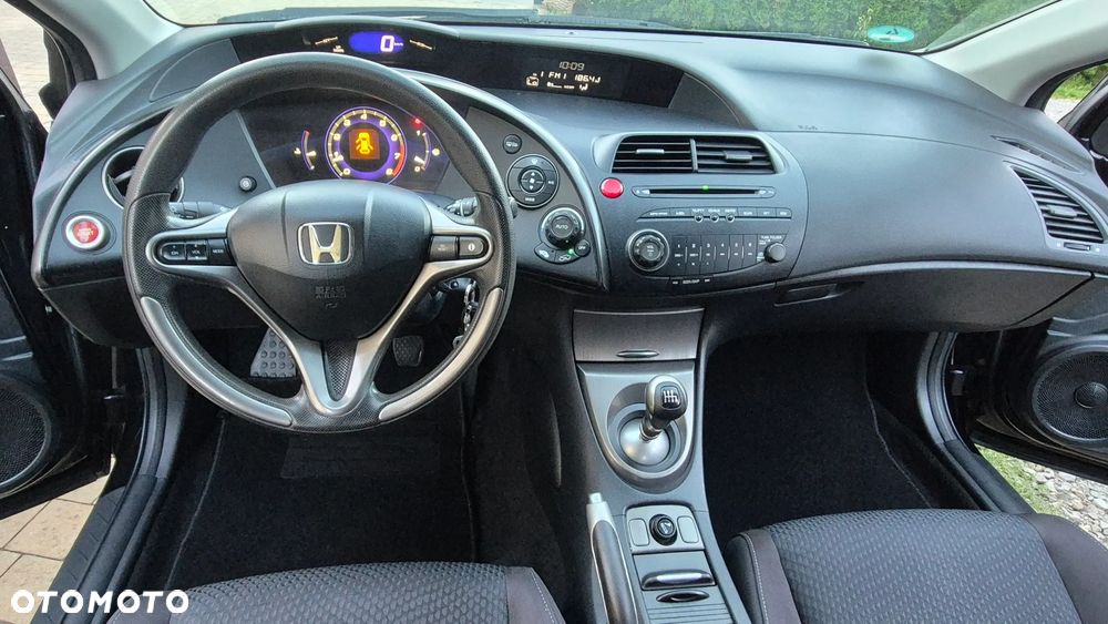 Honda Civic 1.4 i-VTEC Comfort Black Edition - 26