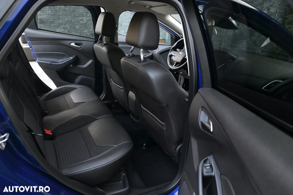Ford Focus 1.0 EcoBoost Titanium - 12