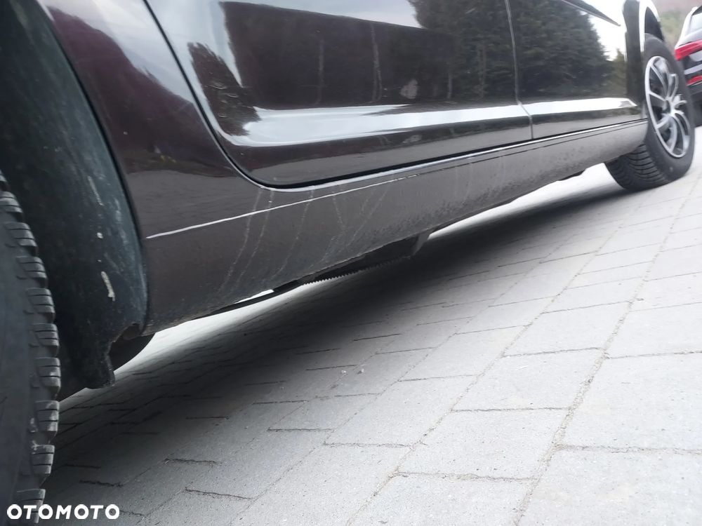 Volkswagen Touran 1.6 TDI DPF BlueMotion Technology Highline - 21