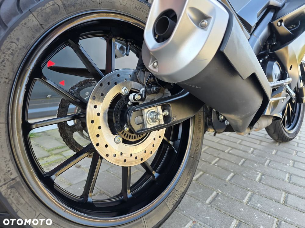 Yamaha YZF - 20
