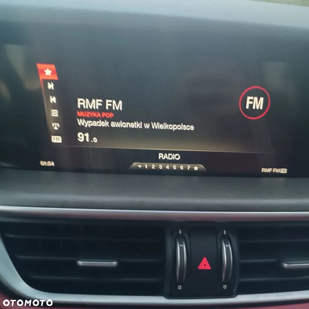 Alfa Romeo Stelvio 2.0 Turbo 16V AT8-Q4 Ti - 8