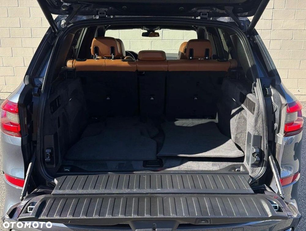 BMW X5 xDrive35i - 12