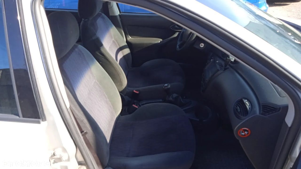 Na części Ford Focus MK1 1.4 B HB Silnik Skrzynia Maska Zderzak Drzwi Klapa Szyba - 15