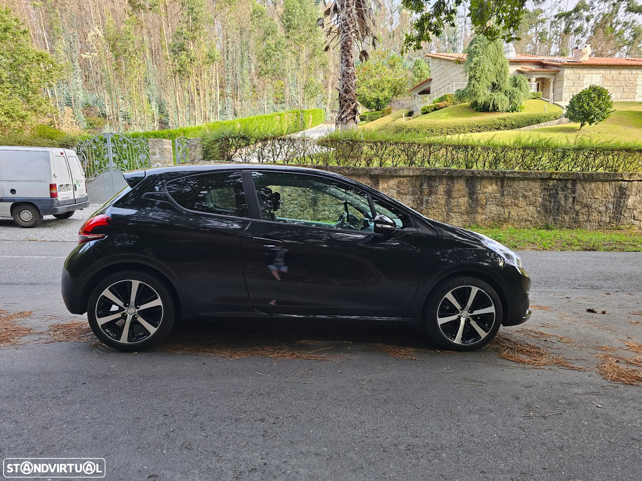Peugeot 208 e-HDi 92 Stop&Start Allure - 9
