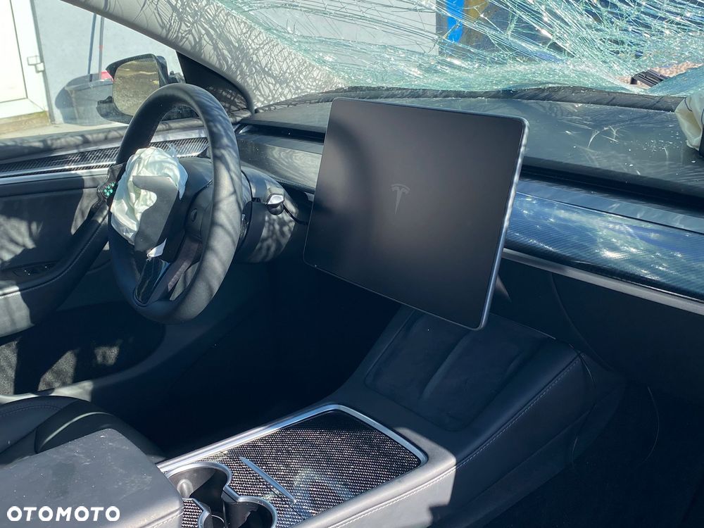 Tesla Y Long Range Dual Motor AWD - 16
