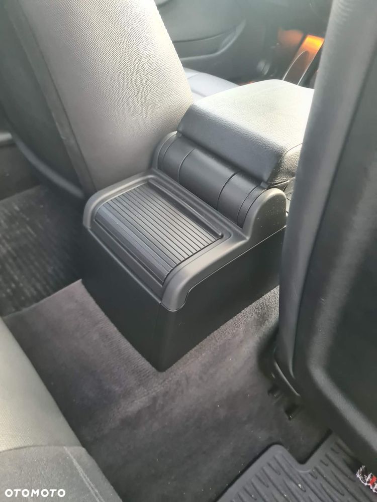 BMW Seria 3 318i - 16