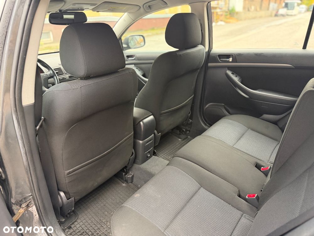 Toyota Avensis 2.0 D-4D Sol+NAVI - 22
