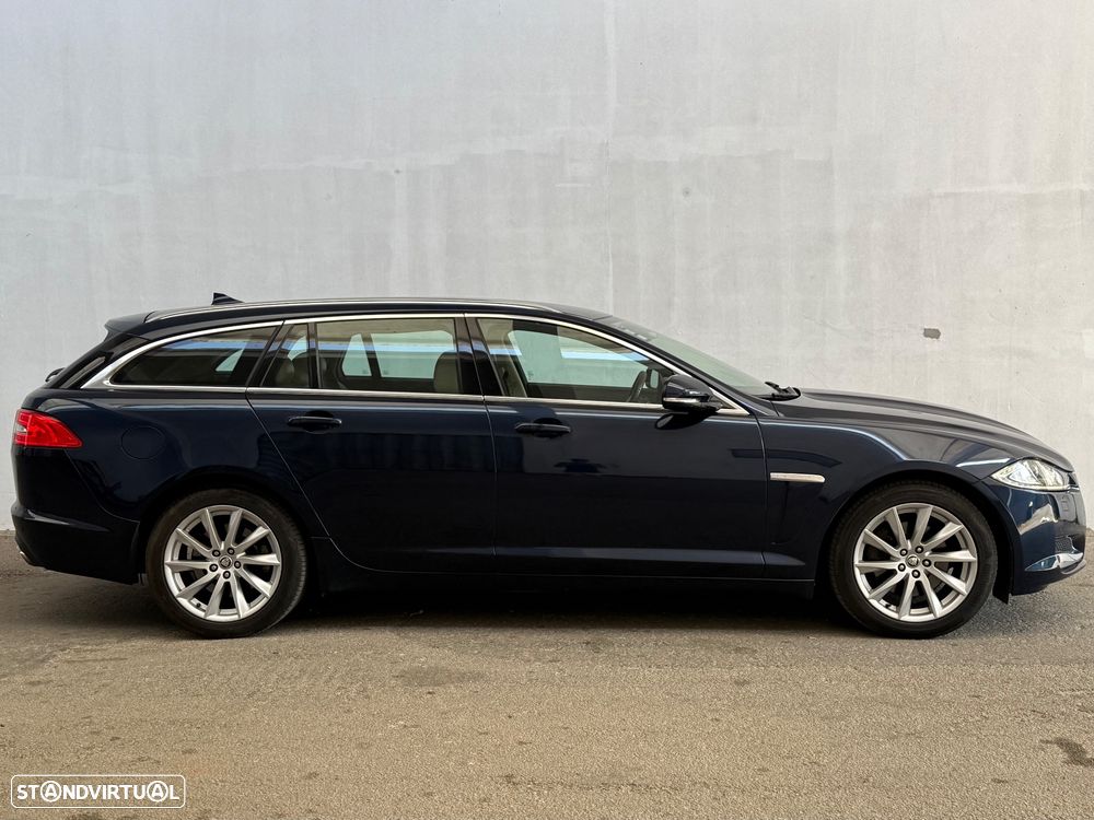 Jaguar XF Sportbrake 2.2 D Premium Luxury - 9