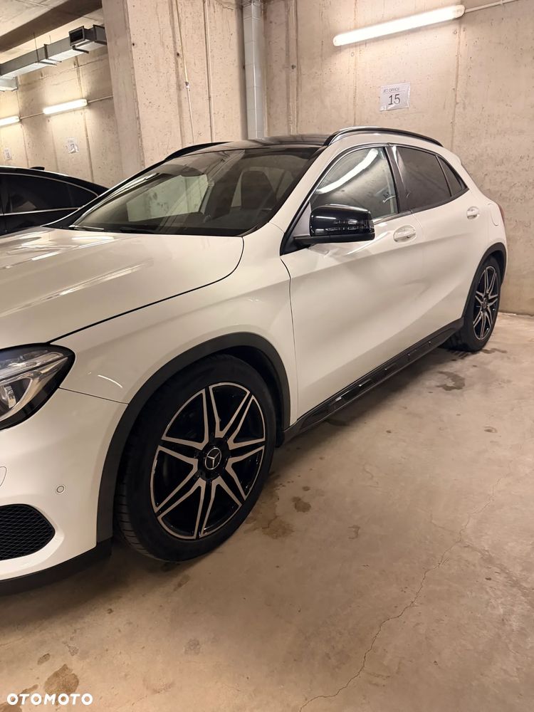 Mercedes-Benz GLA 200 7G-DCT AMG Line - 16