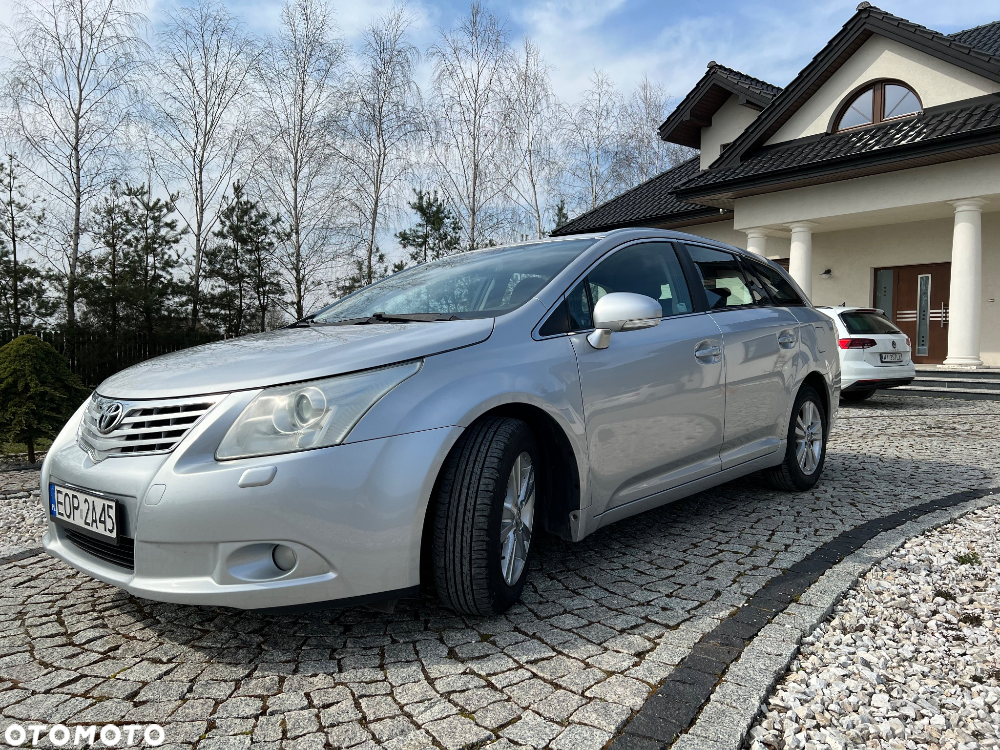 Toyota Avensis 2.0 D-4D Sol - 2