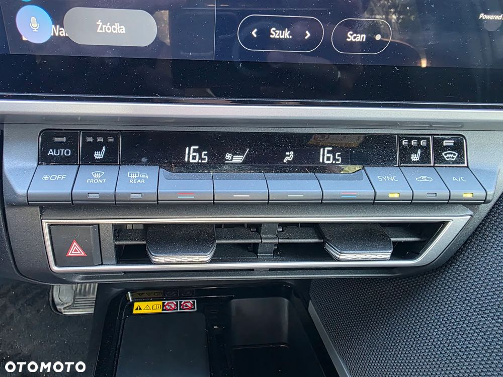 Toyota Camry 2.5 Hybrid Dynamic Force Comfort e-CVT - 28
