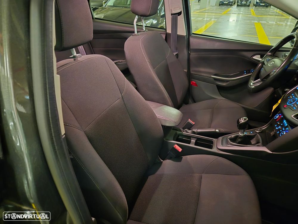 Ford Focus SW 1.5 TDCi EcoBlue Active - 30