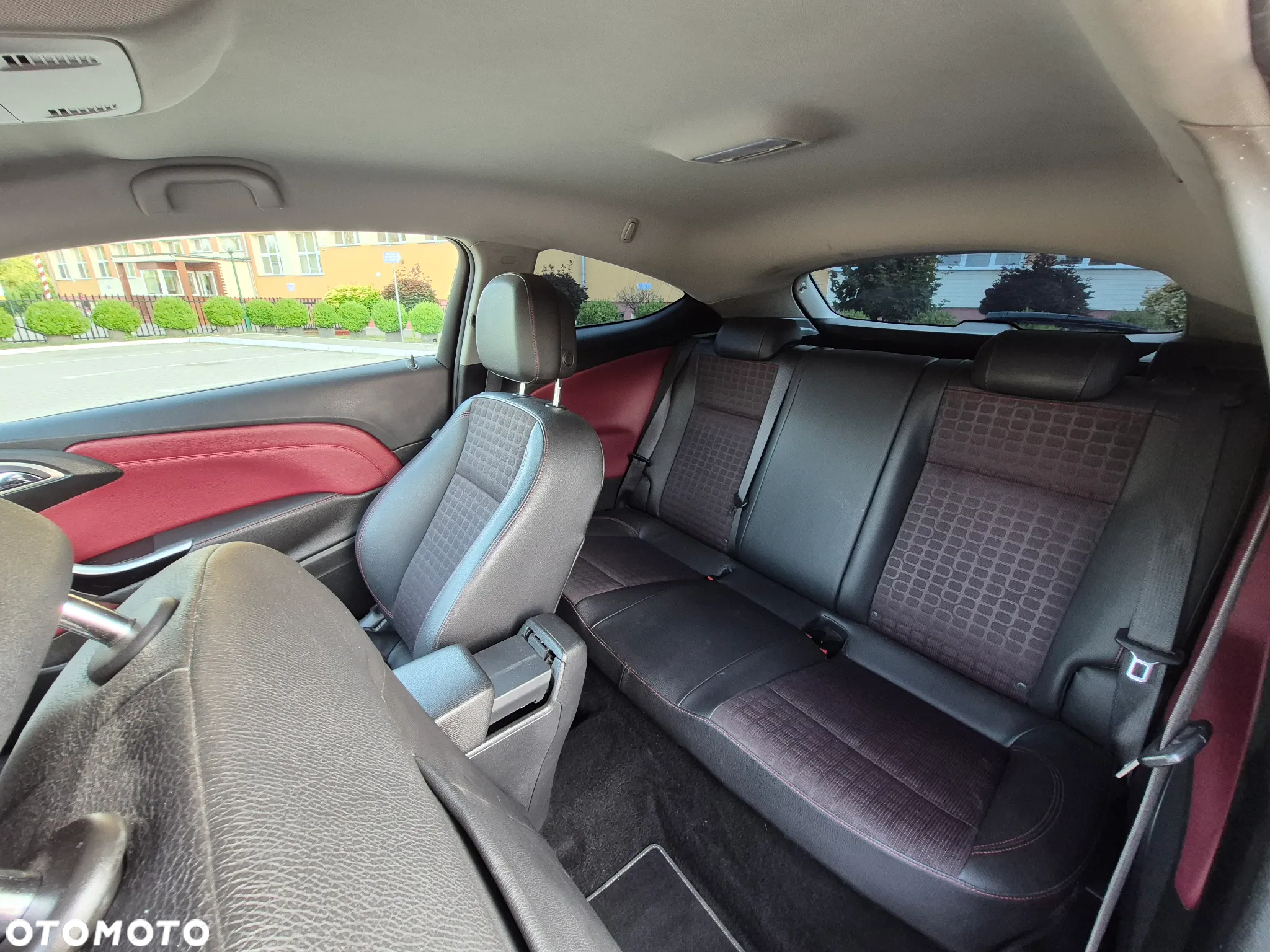 Opel Astra IV GTC 1.6 T Sport - 22