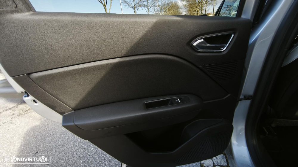 Renault Captur 1.3 TCe Exclusive EDC - 23