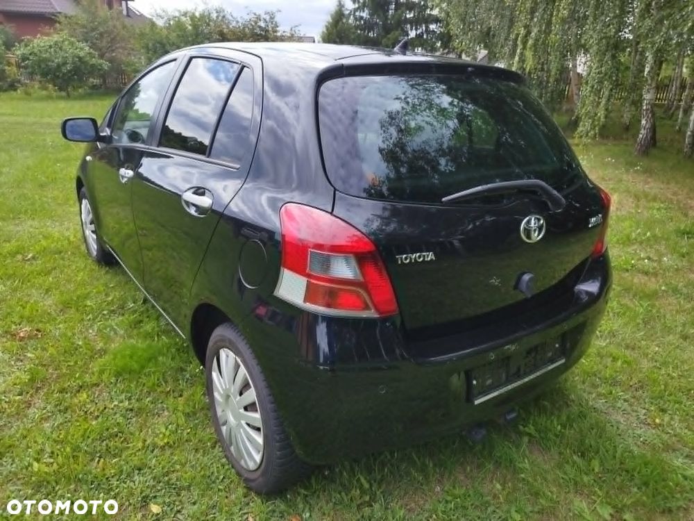 Toyota Yaris 1.33 Premium - 8