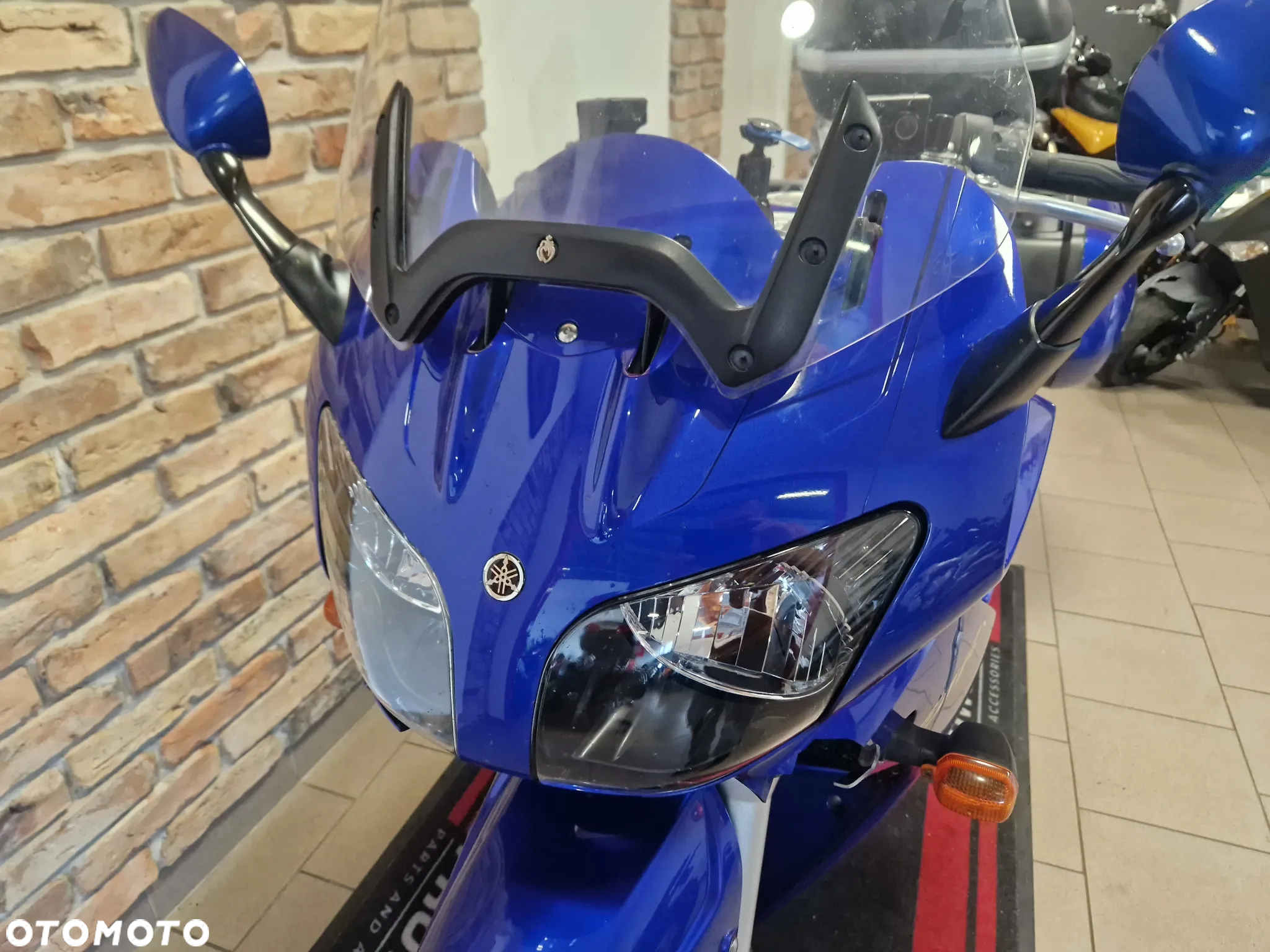 Yamaha FJR - 28