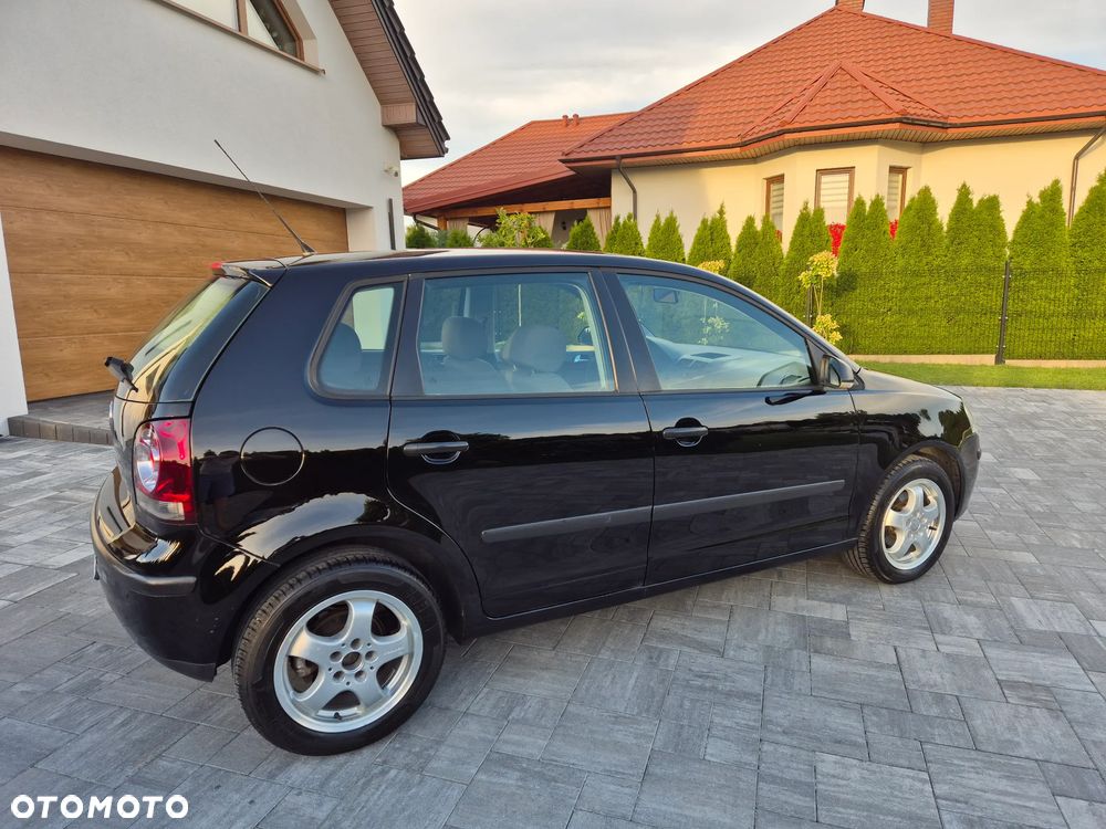 Volkswagen Polo 1.4 16V Q-Line - 27