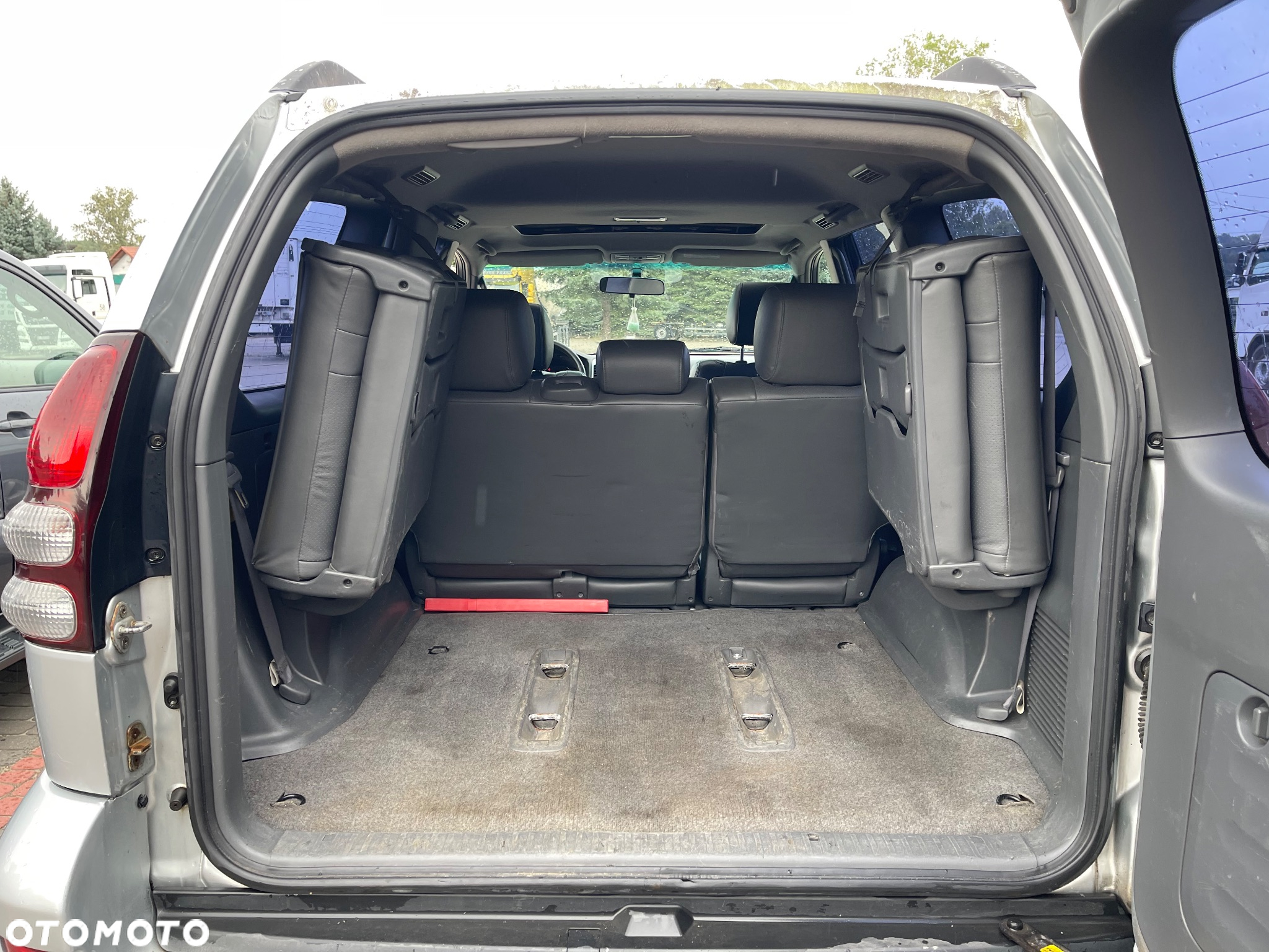 Toyota Land Cruiser - 7