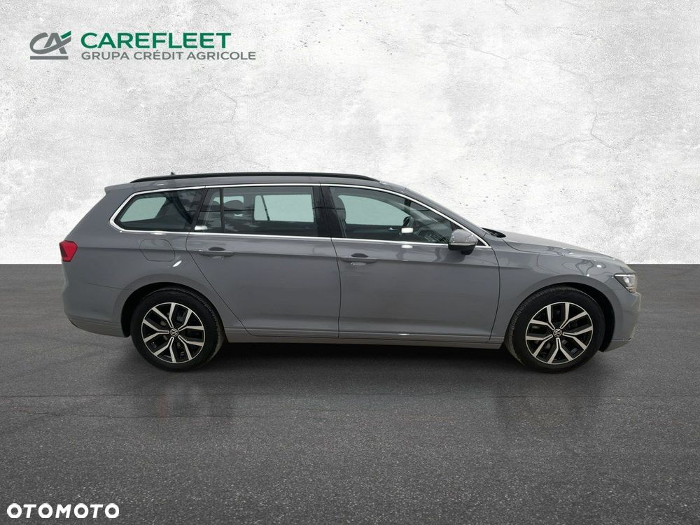 Volkswagen Passat - 4
