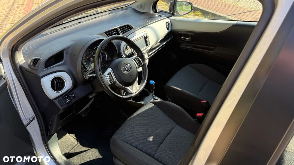 Toyota Yaris - 10