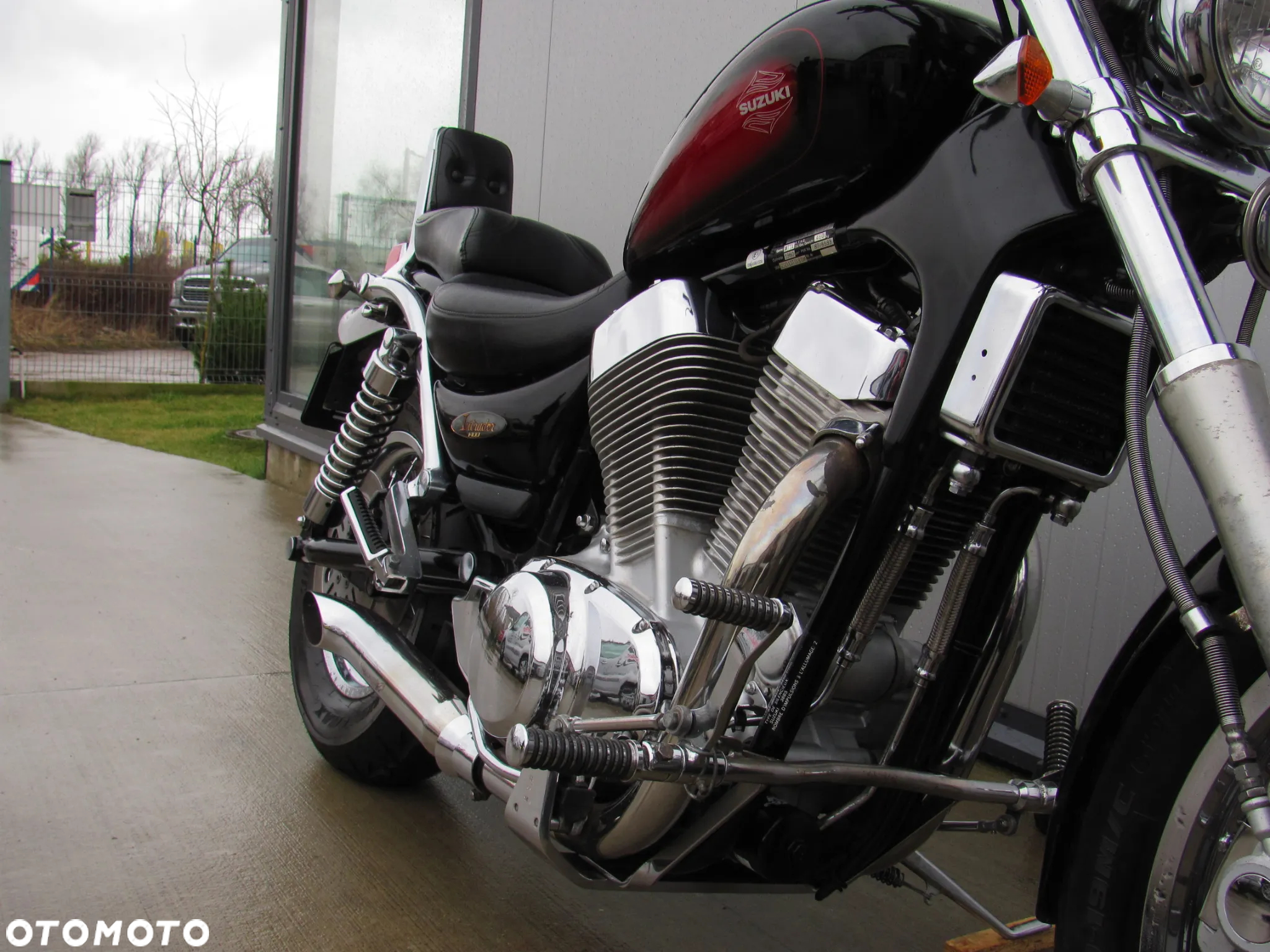 Suzuki Intruder - 8