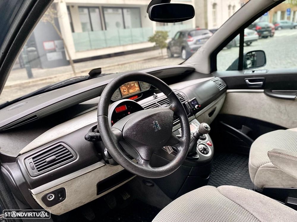Peugeot 807 2.2 HDi Pullman - 16