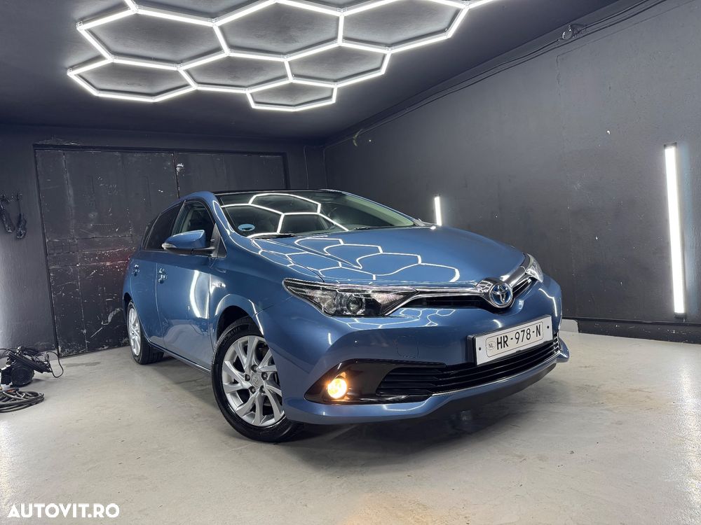 Toyota Auris - 1