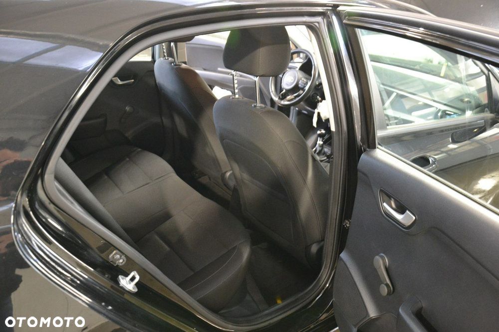 Kia Rio - 26