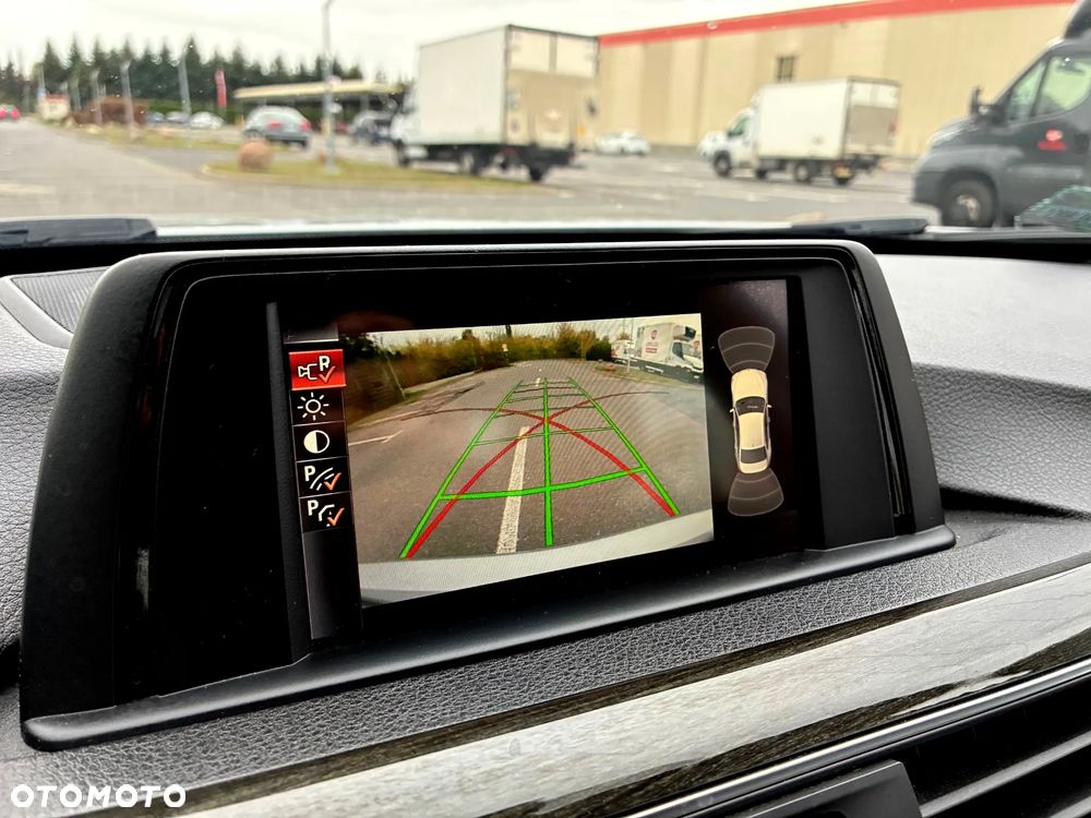 BMW Seria 3 320i Luxury Line - 19