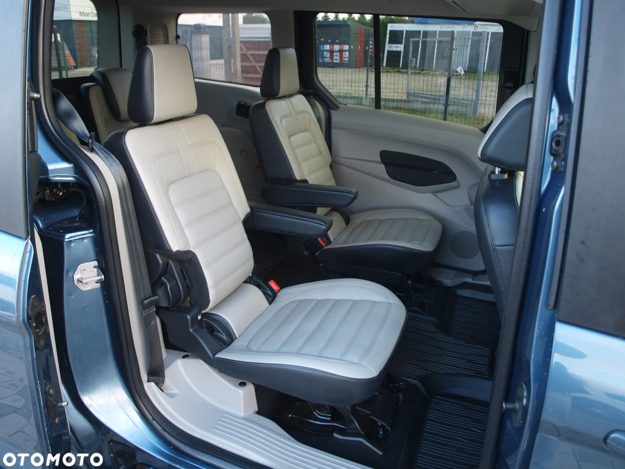 Ford Tourneo Connect Grand - 11