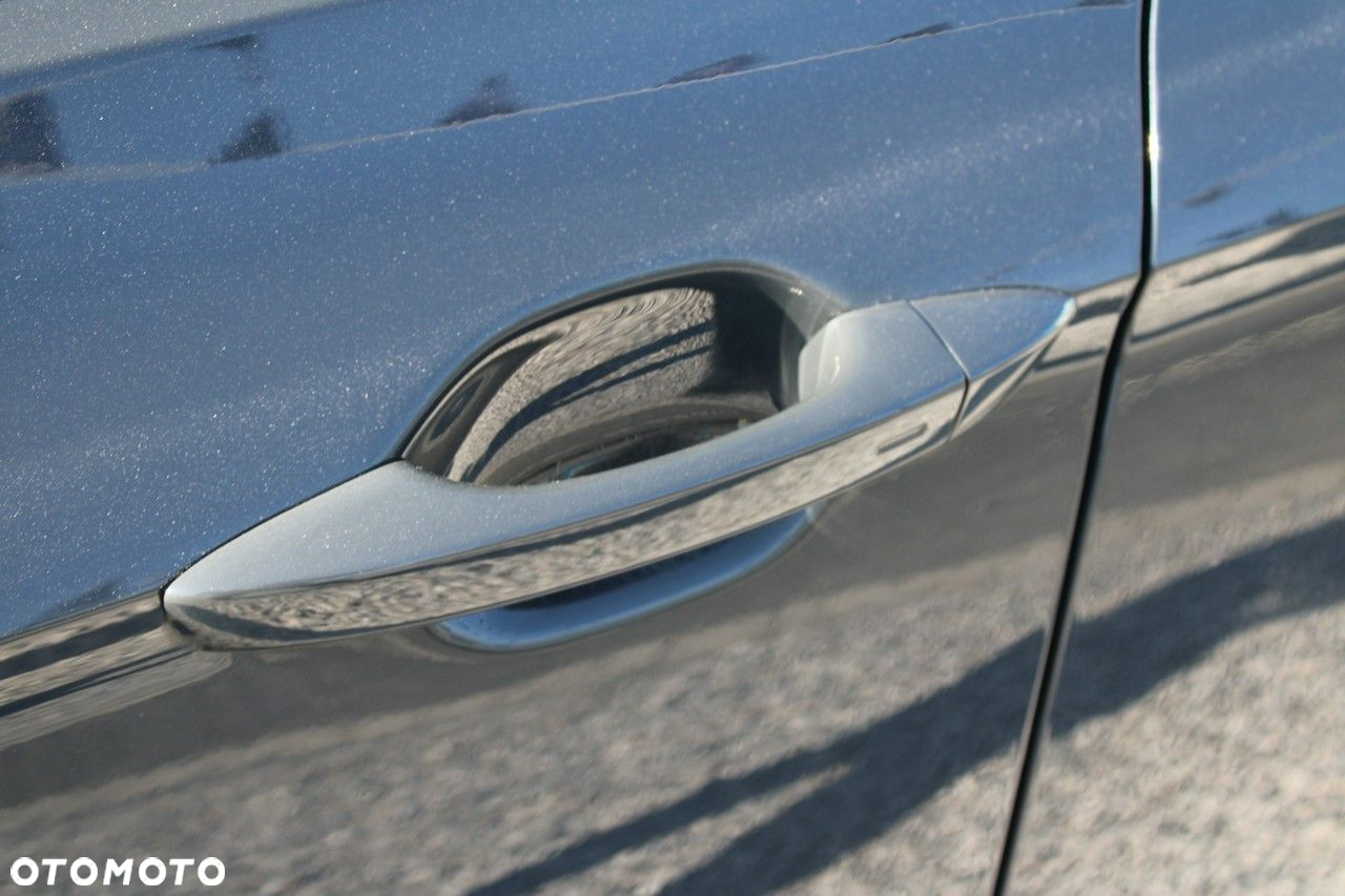 Volkswagen Passat - 13