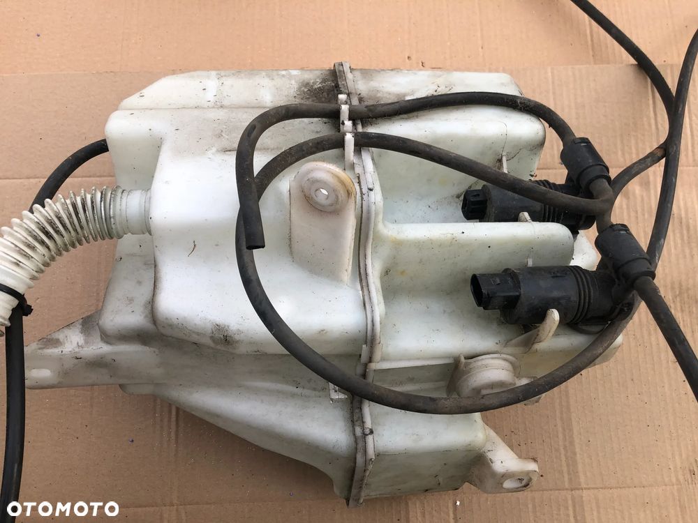 Zbiorniczek spryskiwaczy Land Rover Freelander 2 II - 2