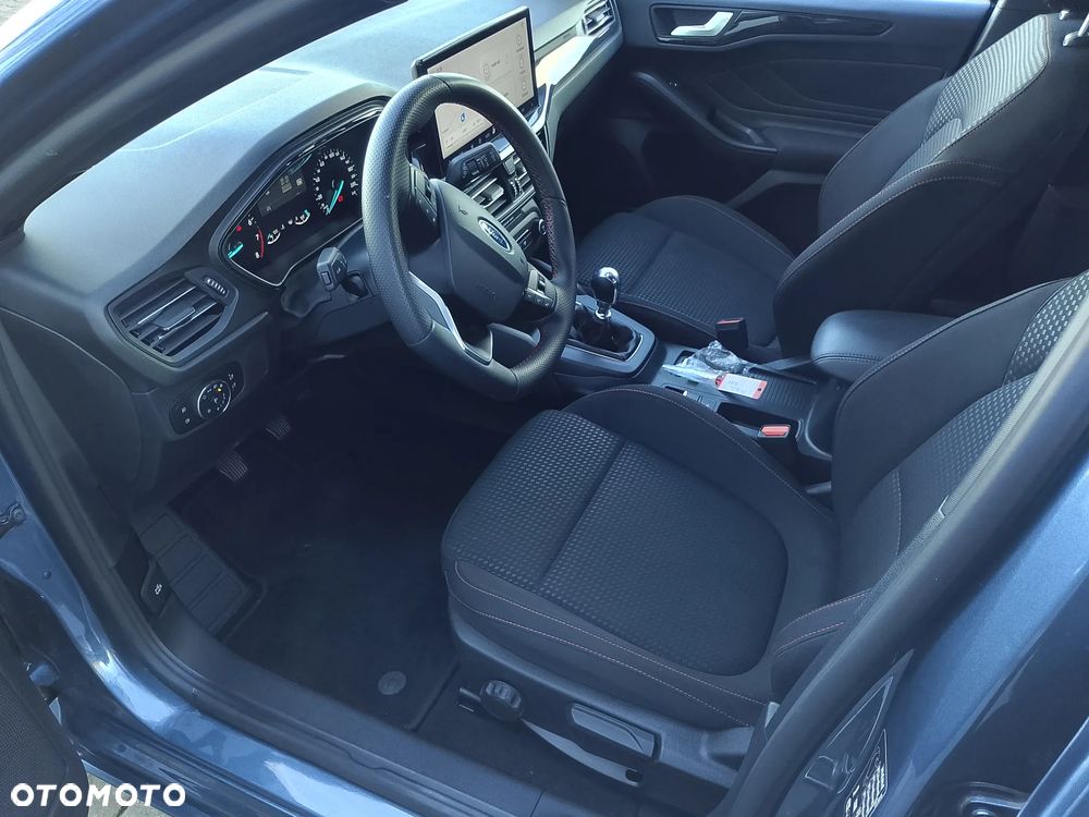 Ford Focus 1.0 EcoBoost Hybrid ST-LINE - 19