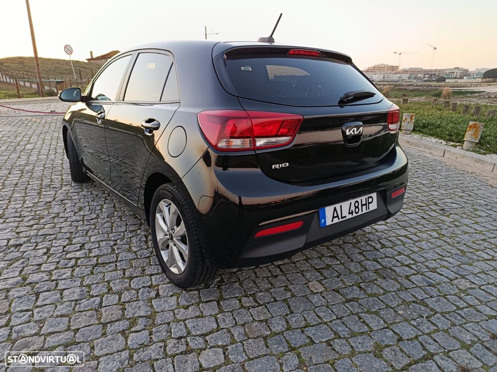 Kia Rio - 4