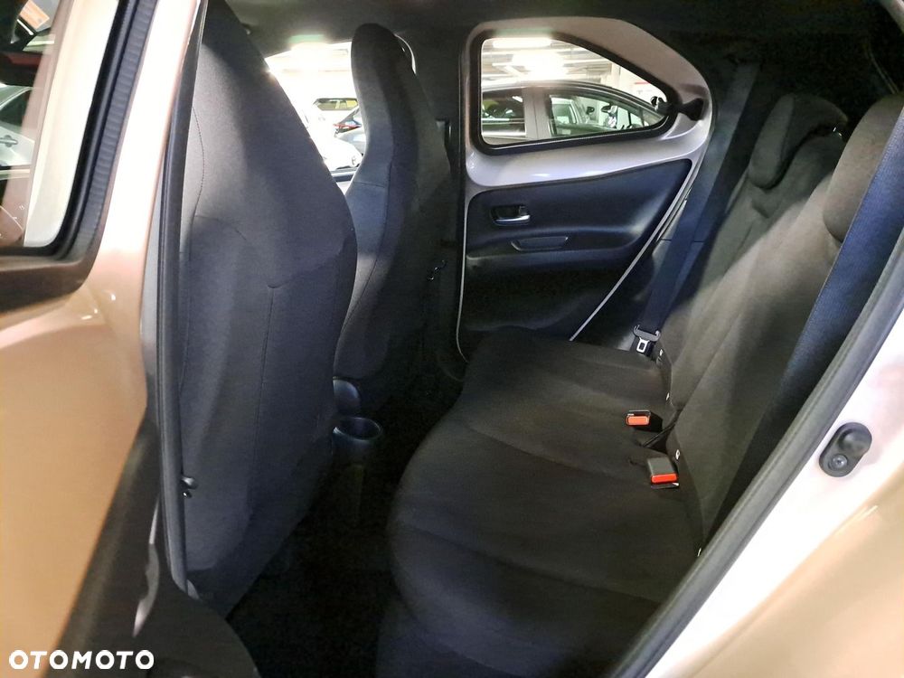 Toyota Aygo X 1.0 VVT-i Style CVT - 10