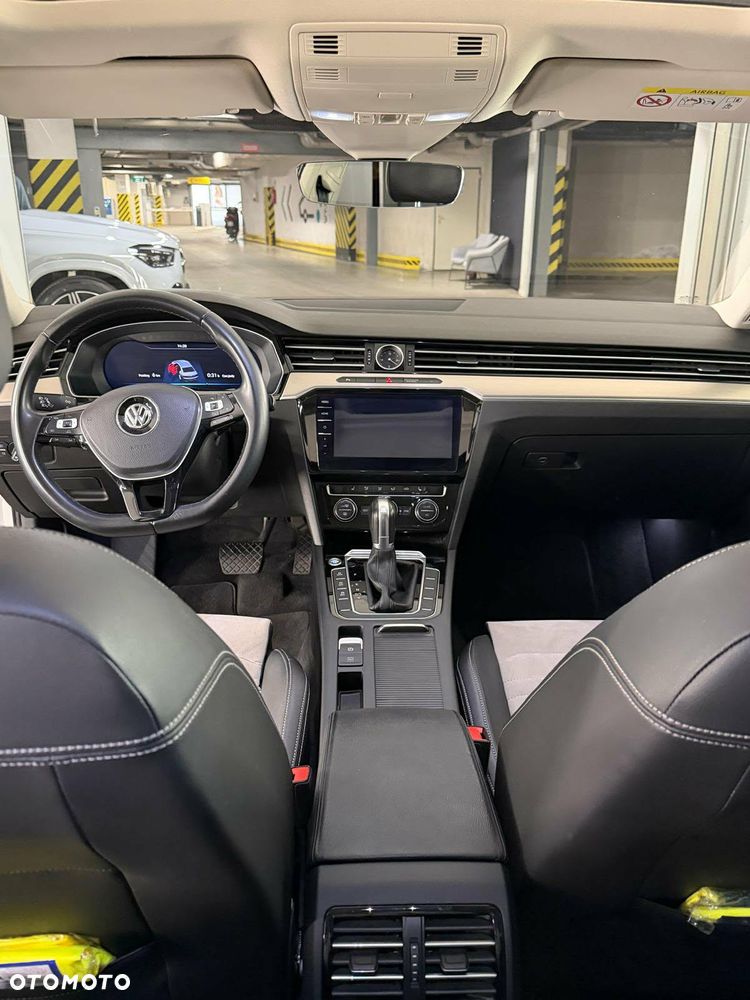 Volkswagen Passat - 13