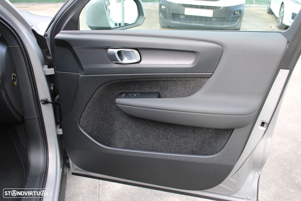 Volvo XC 40 1.5 T2 Plus Dark Auto - 49