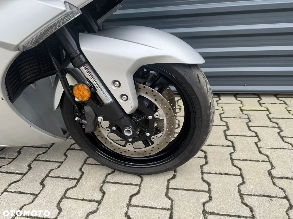 Yamaha FJR - 19