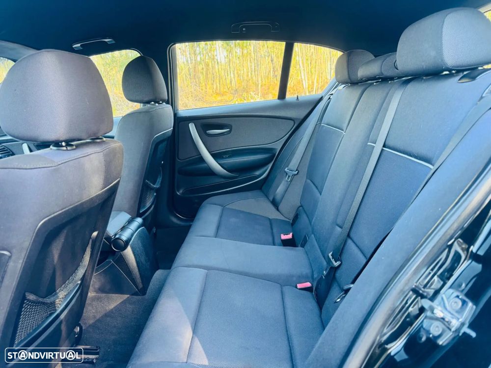 BMW 118 d Line Sport - 32