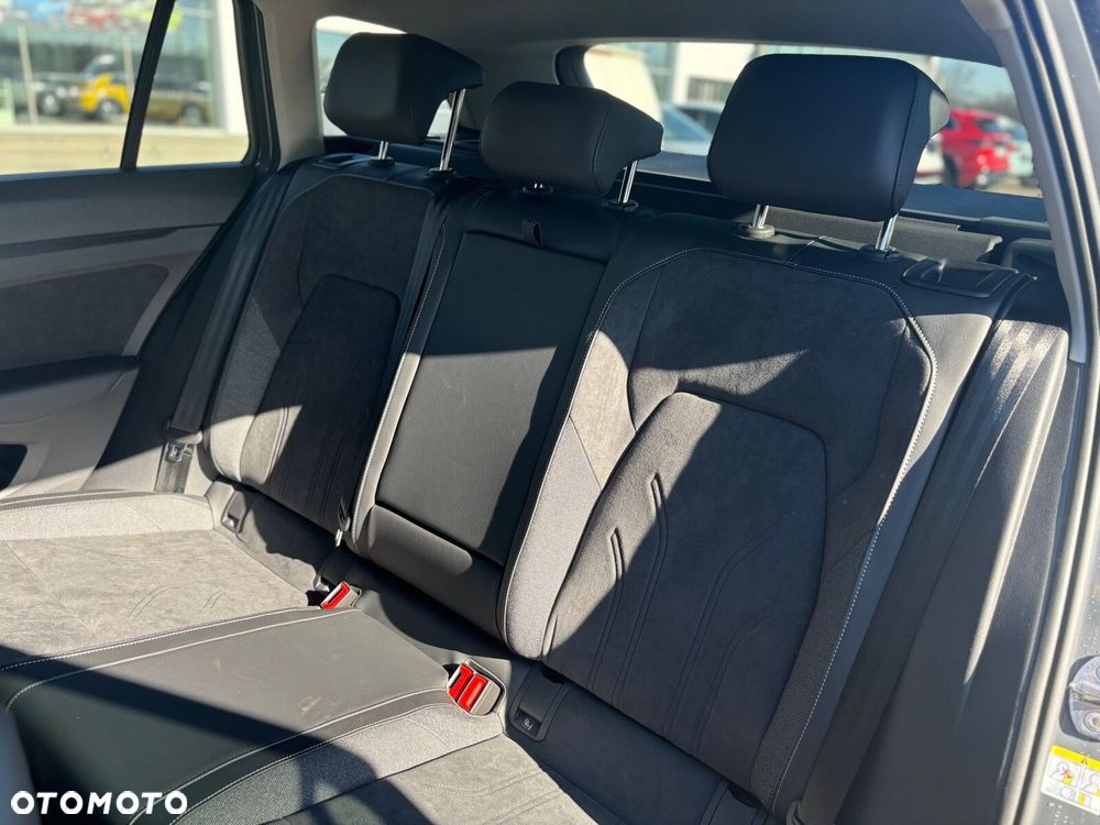 Volkswagen Golf Variant - 12