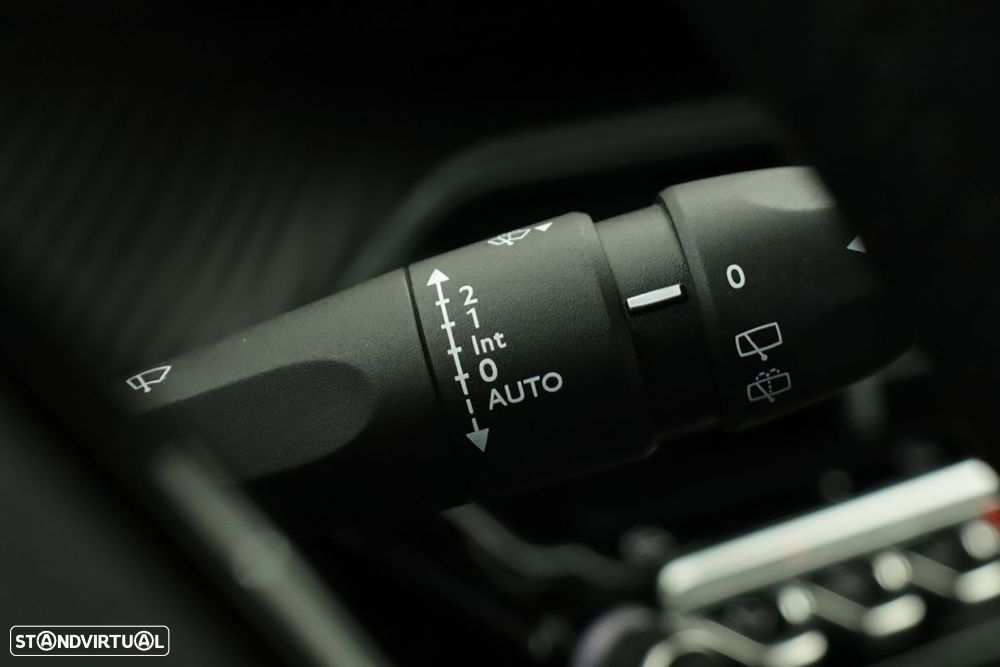 Peugeot 2008 1.2 PureTech Allure - 18