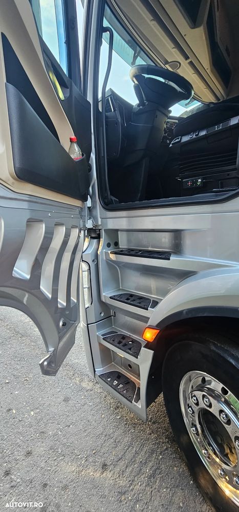 Mercedes-Benz Actros - 15