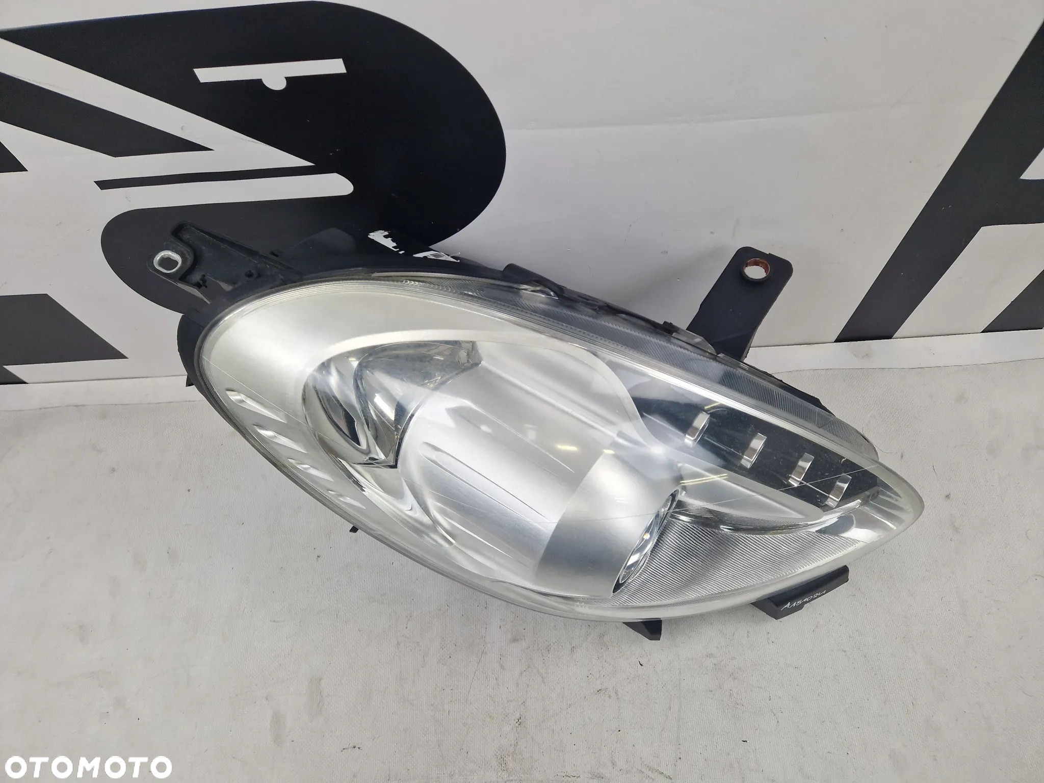 Lampa reflektor prawy Alfa Romeo Giulietta - 2
