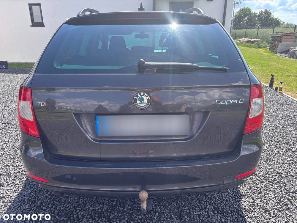 Skoda Superb 2.0 TDI DSG Ambition - 4