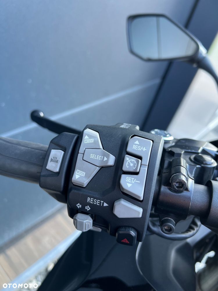 Kawasaki Ninja 1000 SX - 15
