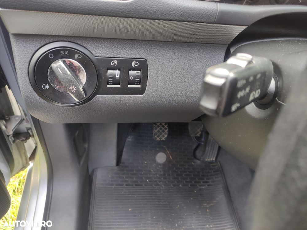 Volkswagen Touran 1.9 TDI - 13