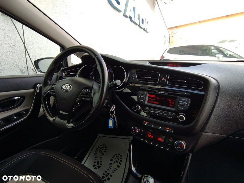 Kia Ceed - 13