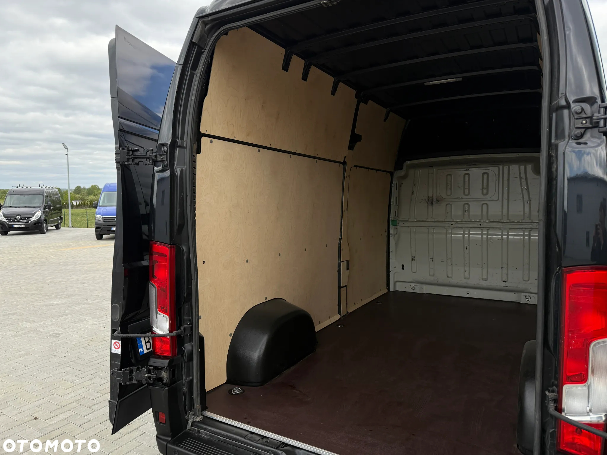 Peugeot Boxer 2.2 165KM / L3 H3 / 145.000KM / Czarny / ZAREJESTROWANY - 10