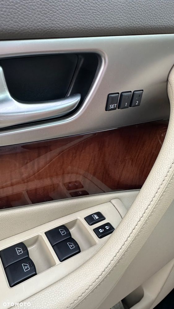 Infiniti FX - 18